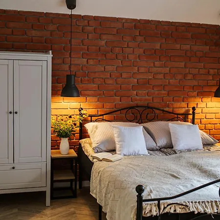 Caloroczny W Sosnowym Lesie